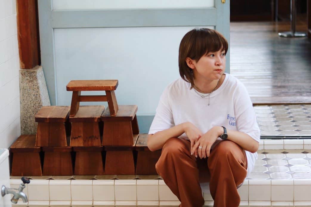 サーヤのインスタグラム：「懐かしい ・ ・ #銭湯 #子宝湯 #ポートレート #カメラ #follow #photoshooting #photo #hotsprings #japan #japanese」