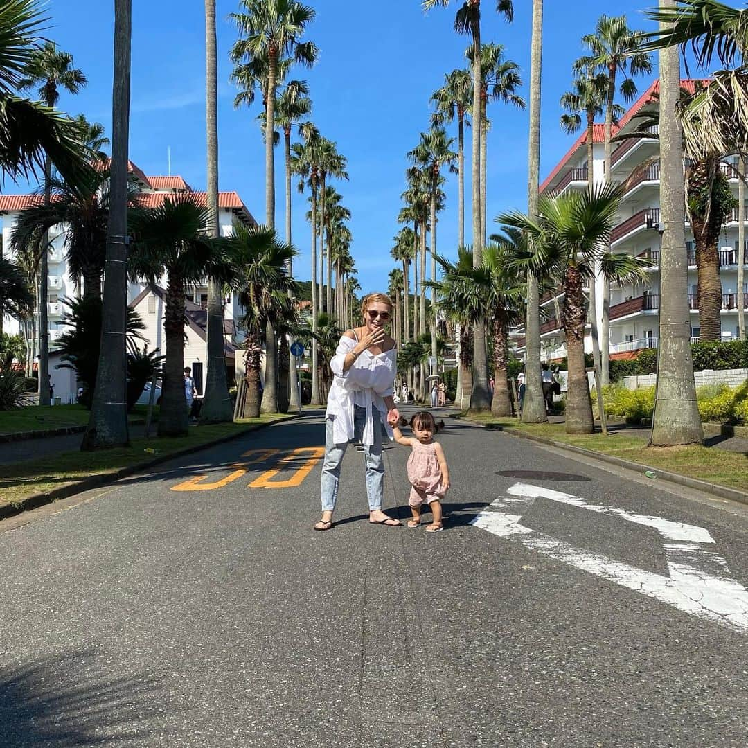 長谷川あやさんのインスタグラム写真 - (長谷川あやInstagram)「🌴🌴🌴#trip#travel#japan#zushi#baby#mama#令和ベイビー#生後14ヶ月#1歳#赤ちゃんのいる生活#新米ママ#女の子ママ#小夏のいる生活#152せんちこーで#逗子#逗子マリーナ#あや旅成長日記 ・ ・ ・ 最高のお天気と最高のメンバーで 最高の時間を過ごした日曜日😌💭」8月2日 21時43分 - ayasuke_0516