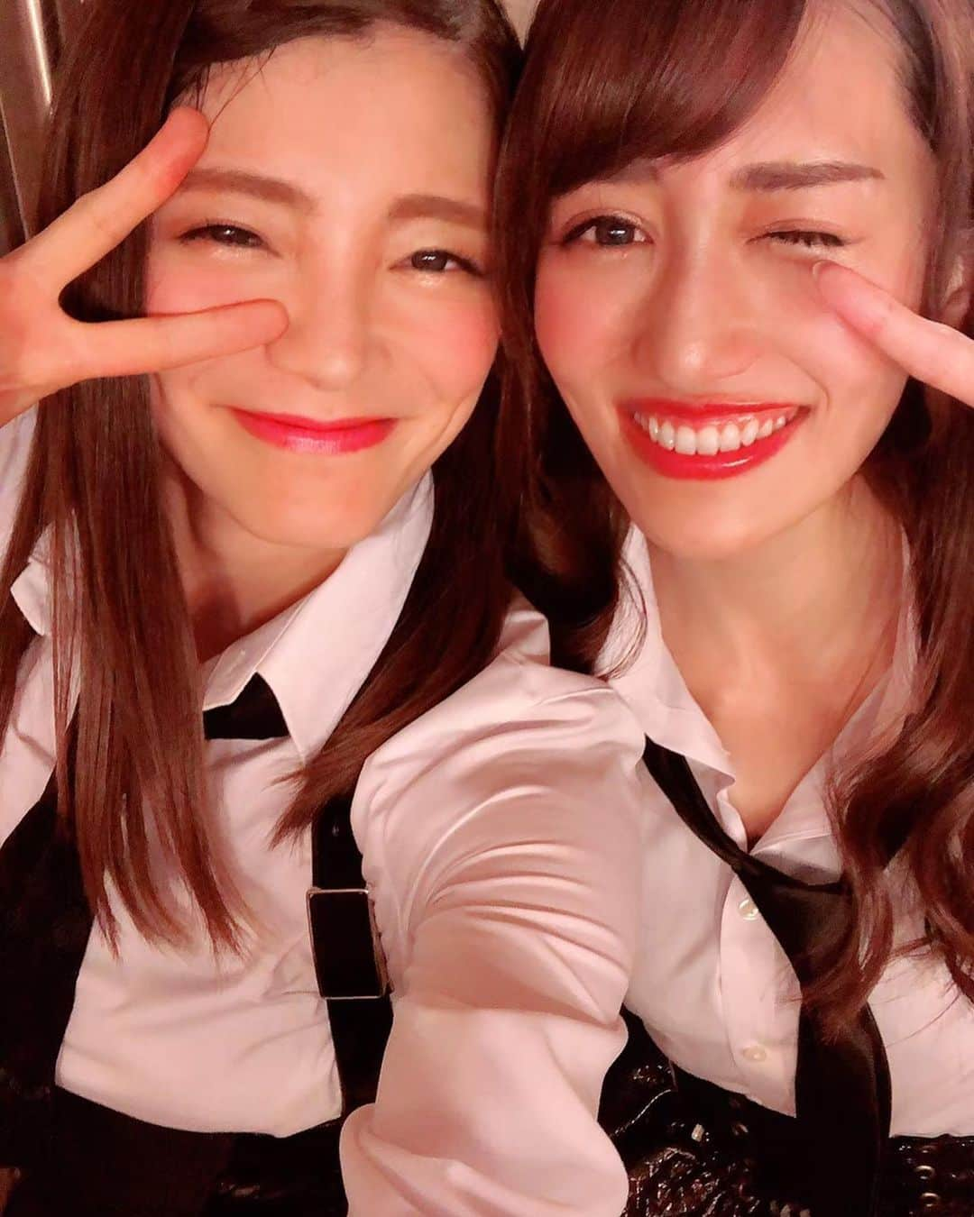 今吉めぐみさんのインスタグラム写真 - (今吉めぐみInstagram)「#sdn48 ﻿ ﻿ forever love な始まりの場所🎤💕﻿ ﻿ ﻿ 去年の8/1は﻿ SDN48、10年記念で﻿ すごく懐かしいAKB48劇場に立たせてもらえて﻿ 変わらずにSDNを愛して下さる皆さまに﻿ 会えて、本当に嬉しかった😆🤣🥺❤️﻿ ﻿ 今年は様変わりしてしまって﻿ 去年のあの公演な本当に﻿ 貴重で奇跡的な時間だったし﻿ 劇場に毎日の様に立たせて頂いた当時の日々が﻿ どれだけありがたい時間だったものかと﻿ シミジミした8/1でした🌈﻿ ﻿ ﻿ 変わらずに気にかけて下さる﻿ 優しさ溢れる皆さまに﻿ 感謝でいっぱいです🙇‍♀️﻿ ﻿ いいね👍や、コメント﻿ ストーリーに反応してDMくれたり﻿ (返せなくてごめんなさいだけど見とるよ🥺👍)﻿ 気にかけてもらえるだけで﻿ もはや思い出してもらえるだけで﻿ 本当にありがたいです🙇‍♀️🙇‍♀️🙇‍♀️🙇‍♀️🙇‍♀️🙇‍♀️🙇‍♀️﻿ ﻿ ﻿ ただの内定蹴った💩みたいな大学生だった私﻿ に﻿ こんな今があるのは出逢えてきた皆さまのおかげです🙇‍♀️🙇‍♀️🙇‍♀️🙇‍♀️🙇‍♀️🙇‍♀️🙇‍♀️🌈﻿ ﻿ 今年はまた一つ新たな目標ができて﻿ また成長したい！と思える自分と向き合えそうです✨☺️﻿ ﻿ 💩みたいな大学生のまま就職してたら﻿ きっと、考えもしなかったような目標🌈﻿ ﻿ この新たな目標は﻿ 11年前の8/1から繋がってる自分への贈り物🎁﻿ ﻿ 全てを心の糧にして﻿ コロナ禍もしっかり乗り越える。﻿ ﻿ ﻿ 大きく変わる時代となってしまったけど﻿ 持つべき愛は変わらずに﻿ しっかり自衛して﻿ この時代を喜んで乗り越えていきましょうね😆🌈👍﻿ ﻿ ﻿ 熱中症にもコロナにも気をつけて﻿ 皆さま、お身体どうかお大事に🌻🙏✨﻿ ﻿ ﻿ ﻿ 最後に当時の写真載せてみた📸﻿ すんごい子ども！！！w」8月2日 21時44分 - megu813