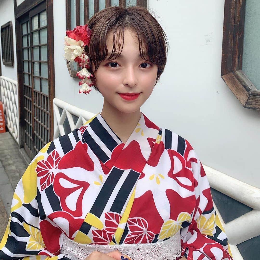 かおりのインスタグラム：「・ ・  撮影で浴衣着た👘  8月入って ようやく夏らしくなったね🌞  #浴衣　#夏」