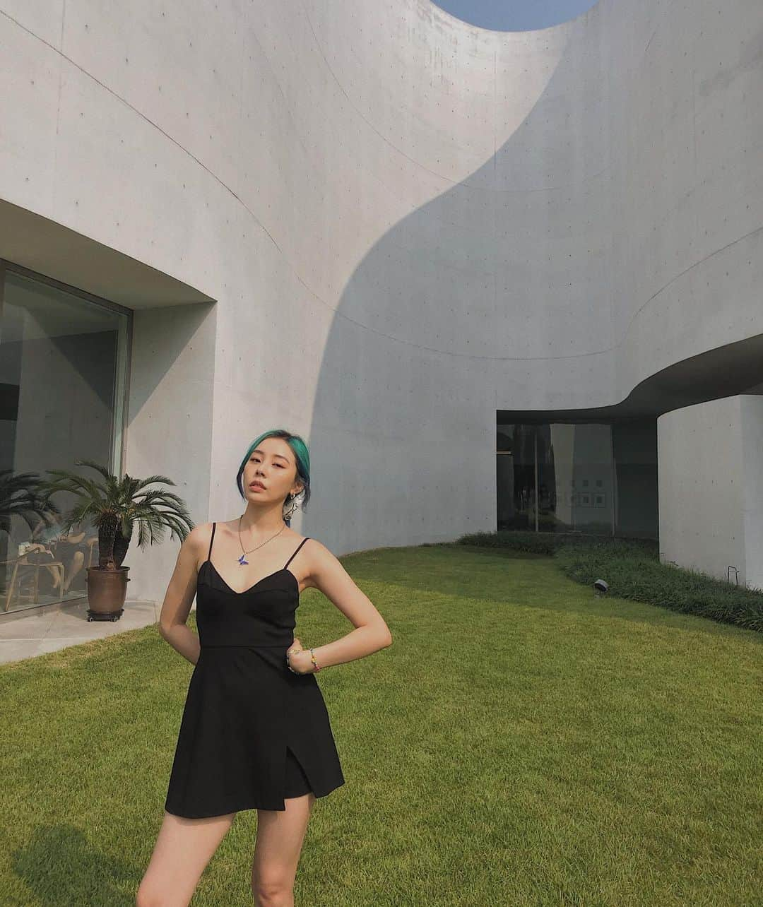 アシュリさんのインスタグラム写真 - (アシュリInstagram)「This museum giving me mad Parasite vibes 💡💡💡 Uploaded a new vlog from this trip :) link in bio! #revolveme」8月2日 21時47分 - ashleybchoi