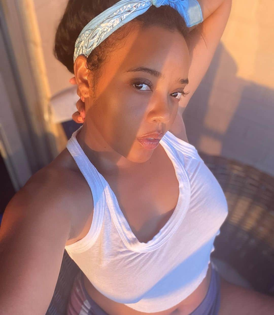 Angela Simmonsさんのインスタグラム写真 - (Angela SimmonsInstagram)「Golden Hour Sunsets 🌅 @shopsimmonsbeauty 💙」8月3日 8時47分 - angelasimmons