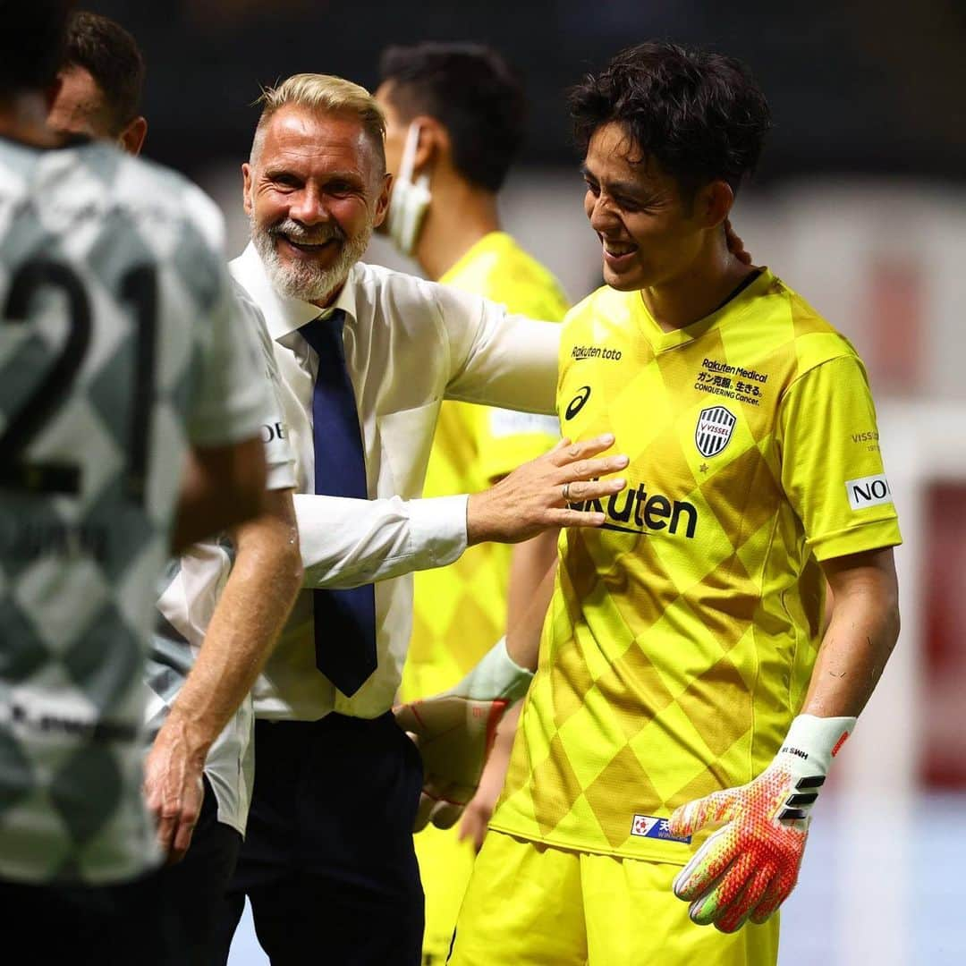 ヴィッセル神戸さんのインスタグラム写真 - (ヴィッセル神戸Instagram)「[MATCH PHOTOS] CONSADOLE SAPPORO vs. VISSEL KOBE .  #vissel #visselkobe #ヴィッセル #ヴィッセル神戸 #Kobe #神戸 #WeAreKobe #KobeForeverForward #一致団結 #JLeague #Jリーグ #DAZN」8月3日 8時36分 - visselkobe