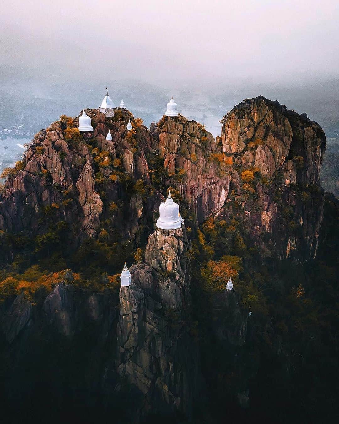 Instagramさんのインスタグラム写真 - (InstagramInstagram)「#HelloFrom Lampang, Thailand. We’re dreaming of the floating pagodas of Wat Chaloem Phra Kiat Phrachomklao Rachanusorn temple, sitting upon this remote mountain top. Despite looking like it was built centuries ago, construction started in 2004 and it officially opened in 2015.⁣ ⁣ Photo by @lifewithelliott」8月2日 23時53分 - instagram