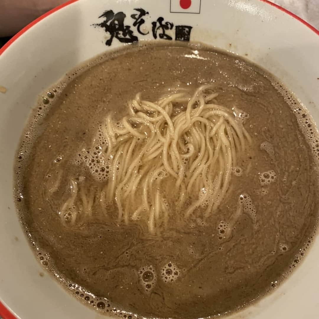 HEY!たくちゃんのインスタグラム：「濃厚焼きアゴ煮干しラーメン 完成。 7キロ煮干し。」
