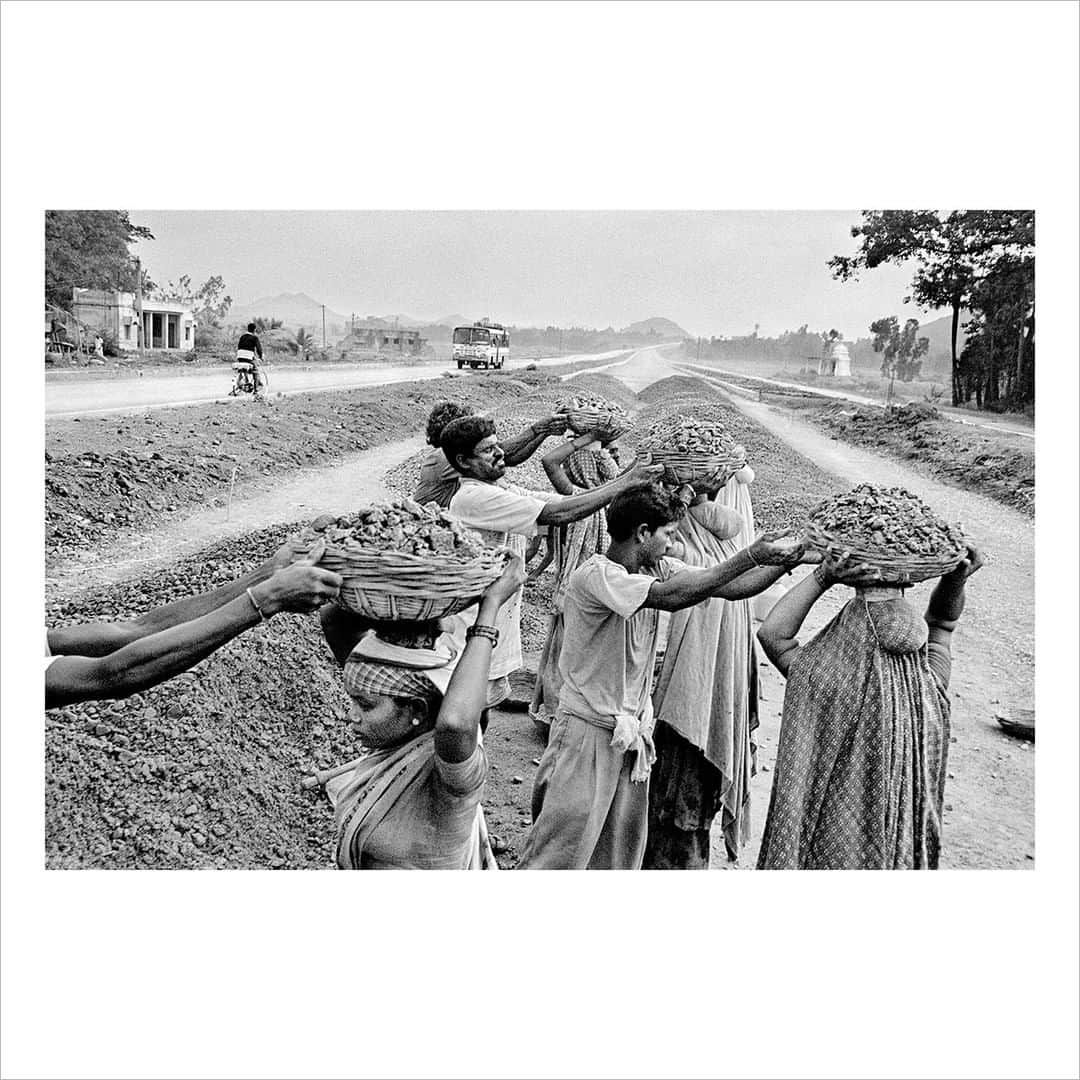 Magnum Photosさんのインスタグラム写真 - (Magnum PhotosInstagram)「“I was making the journey on this newly built highway from Hyderabad to the rest of the Andhra Pradesh state, and finding the ride delightful, when suddenly, I discovered several pairs of hands helping each other to clean up the side-roads. The road was long and endless and the hands which stretched in solidarity, almost reaching the horizon, were a powerful harmony of energies and forms at play. It didn’t take me more than a few frames to capture the spirit of it all.” – @raghurai.official⁠ .⁠ LAST CHANCE! Solidarity, the July Magnum Square Print Sale, in support of the @naacp and in collaboration with @voguemagazine, is live until 6PM EST / 11PM BST today!⁠ .⁠ This is your last chance to build your photographic collection with these exclusive signed or estate-stamped prints by over 100 of the world’s leading photographers in an exclusive 6x6” format for just $100.⁠ .⁠ Magnum photographers and Vogue are both donating 50% of their proceeds to the National Association for the Advancement of Colored People (@naacp), the longest-running, and largest civil rights organization in the United States.⁠ .⁠ The NAACP’s mission is to eliminate race-based discrimination and uphold equality of rights of all persons.⁠ .⁠ Visit the link in bio to shop all the images available.⁠ .⁠ PHOTO: Building the highway. Hyderabad. India. 2005.⁠ .⁠ © @raghurai.official/#MagnumPhotos⁠ ⁠ #MAGNUMSQUARE #Solidarity #printsale」8月3日 0時01分 - magnumphotos