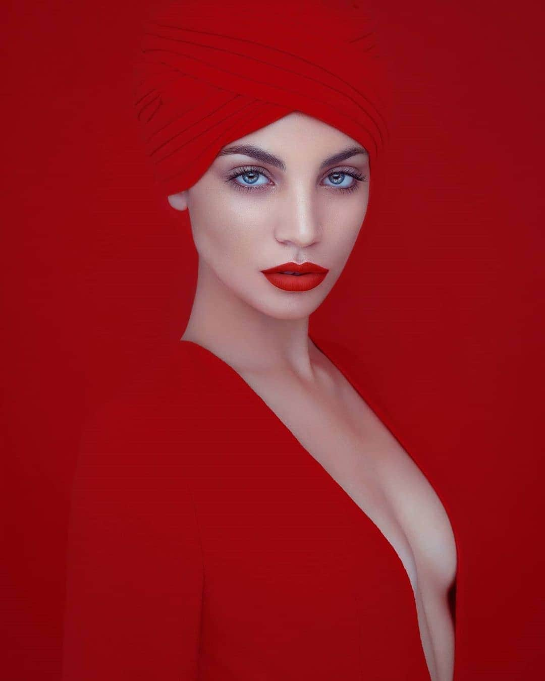 Nature|Folk|Portrait|Videoさんのインスタグラム写真 - (Nature|Folk|Portrait|VideoInstagram)「Who loves RED ❤ ━━━━━━━━━━━━━━━━━━━ Photo by @davidbenolielphotography Model @vickyfurnari  Congratulations!  Selection by  @nevalsicilli ━━━━━━━━━━━━━━━━━━━ Team #ig_mood Founder @humanistagram ━━━━━━━━━━━━━━━━━━━ ━━━━━━━━━━━━━━━━━━━ #red」8月3日 0時32分 - ig_mood