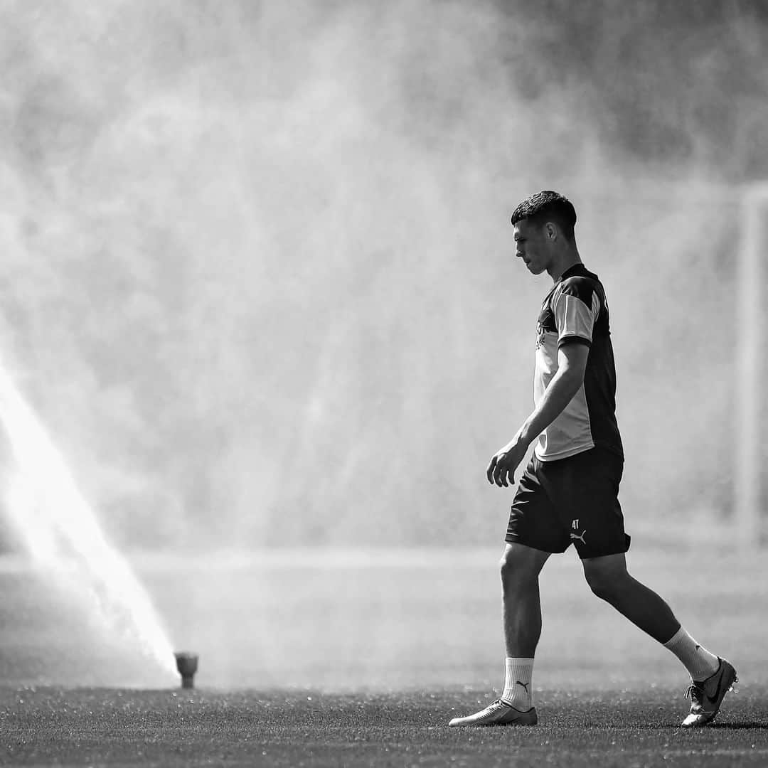 マンチェスター・シティFCさんのインスタグラム写真 - (マンチェスター・シティFCInstagram)「Cooling off 🚿 #mancity」8月3日 0時33分 - mancity