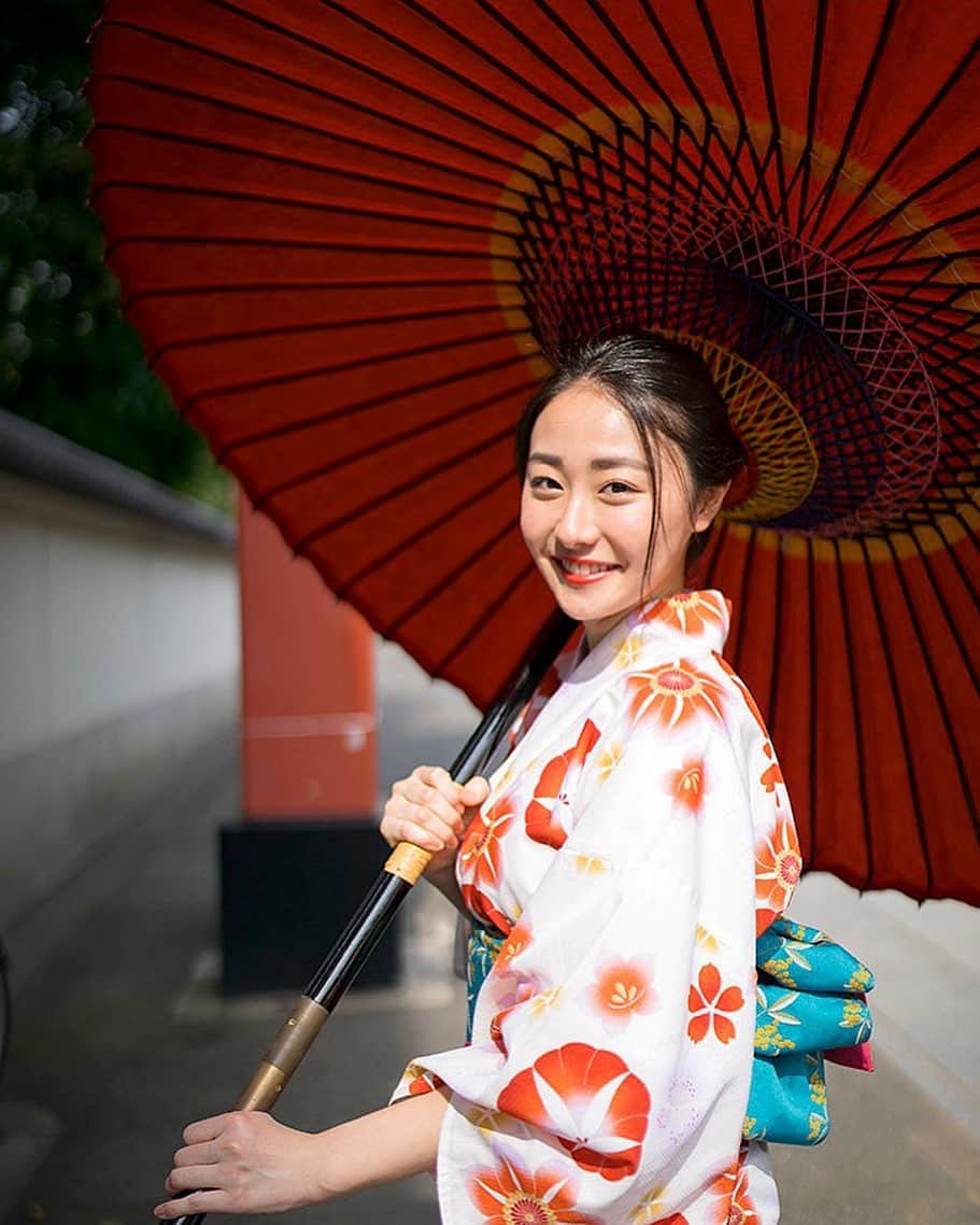 天野真彩さんのインスタグラム写真 - (天野真彩Instagram)「. 梅雨明けが発表されて本格的に夏になりますね 🌺🌴🏖🏄‍♀️ 傘をさす回数が減るのは嬉しいです🌂😊  CampusAward予選準決勝も残り3日となりました！ 本日も投票して頂けると嬉しいです🙇🏻‍♀️  ﻿ ﻿ #CampusAward #campusaward2021 #キャンアワ #キャンパスアワード #ミスコン#girlsaward #ガルアワ #Web投票 #ミクチャ #mixchannel #ライブ配信 #TwitterRT数 #大学1年生 #aブロック予選準決勝  #ビジョビ  #ビジョビbtc」8月3日 0時46分 - mi_toso_su_