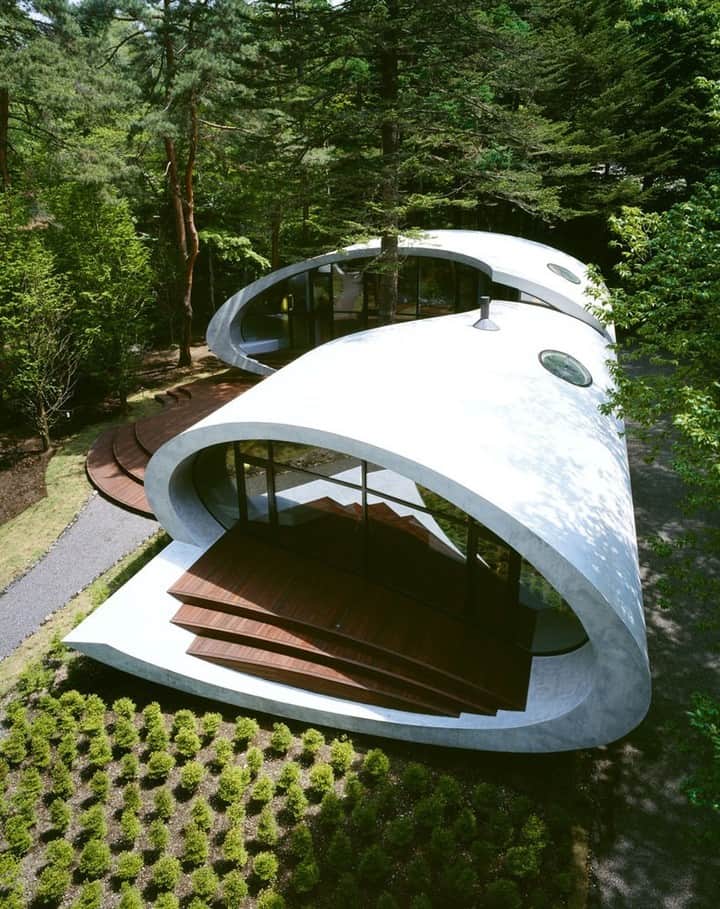 Architecture - Housesさんのインスタグラム写真 - (Architecture - HousesInstagram)「. #Architecture is ART and this is a clear example.⁣ Swipe left and discover Shell: a wonderful house in Karuizawa wood.⁣ ___⁣⁣⁣⁣ 📐 ARTechnic Architects⁣ #archidesignhome⁣⁣⁣⁣⁣⁣ ___ ⁣⁣⁣⁣ ⁣⁣⁣⁣ #architecture #architecture_lovers #architecturephotography ⁣⁣ #architecturelovers #architecturephoto #modernarchitecture #architectures⁣⁣⁣ #archilovers #architect ⁣⁣ #naturearchitecture」8月3日 0時51分 - _archidesignhome_