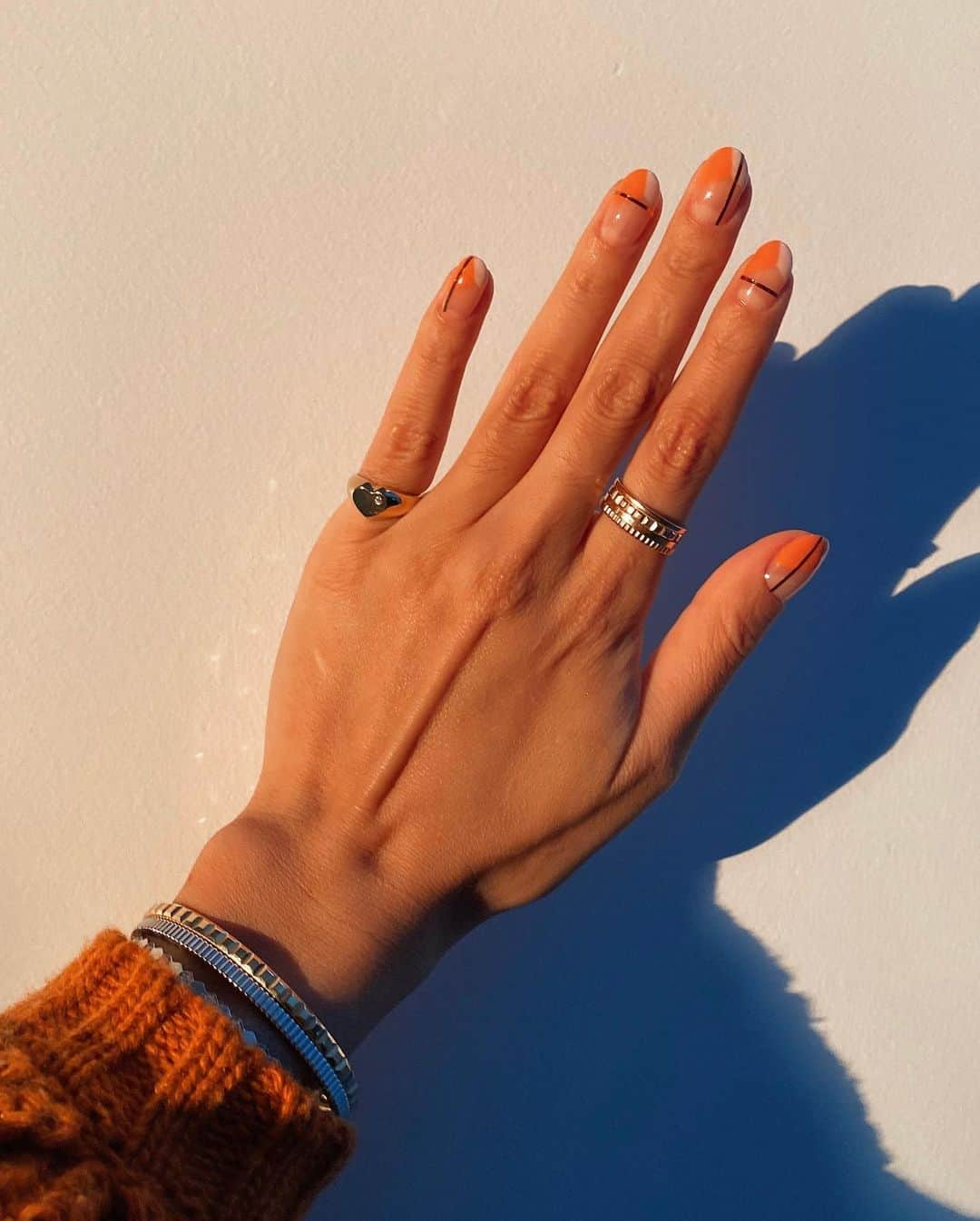 Camila Coelhoさんのインスタグラム写真 - (Camila CoelhoInstagram)「@elaluz inspired nails this week🧡😊  —————- Depois de mesesssss fiz a unha! Inspirada em @elaluz 🧡 Gostam? #nailart #nails」8月3日 1時01分 - camilacoelho