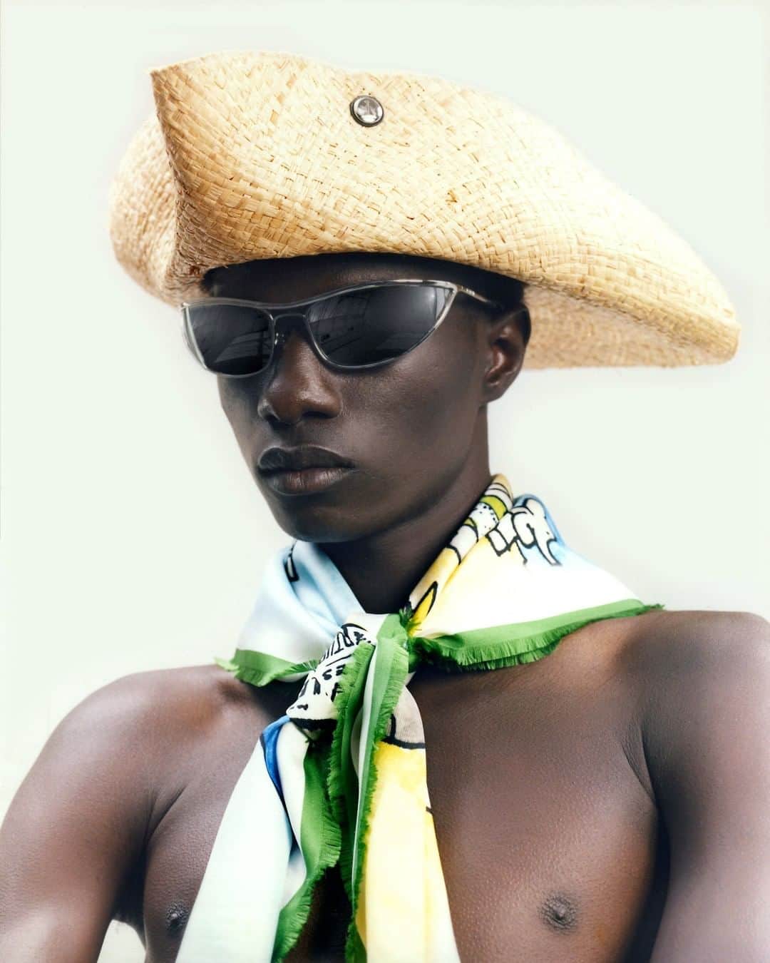 ランバンのインスタグラム：「#LanvinSunglasses, silk scarf and hat from #LanvinSS20 collection. More via link in bio and in stores. #LanvinAccessories」