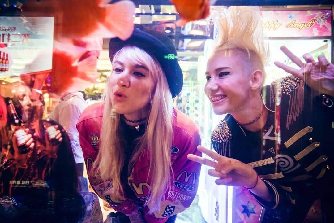 NERVOさんのインスタグラム写真 - (NERVOInstagram)「Fishing for compliments on Instagram ... so tell us, what has been your favourite show or releases of ours? 😌😌🐠🐠🤔🤔 #bloopbloop」8月3日 1時10分 - nervomusic