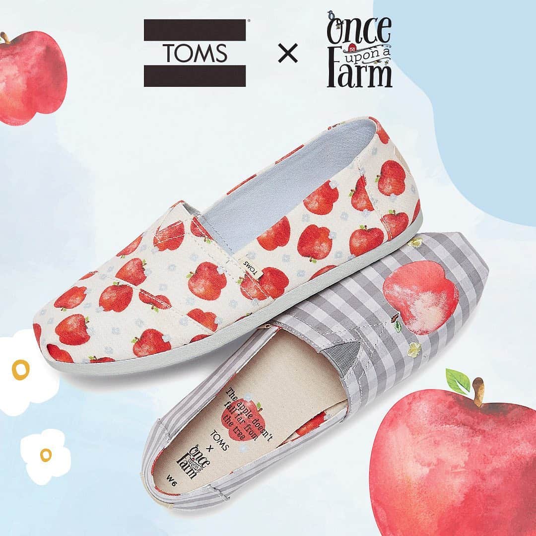 トムズシューズのインスタグラム：「Co-founded by @jennifer.garner and @cassandracurtis, @onceuponafarm creates wholesome cold-pressed foods for a healthier, happier tomorrow. #TOMSxOnceUponaFarm is a shared celebration of healthy living, featuring apple-inspired prints and earth-friendly materials. Shop the full collection, link in our bio.」