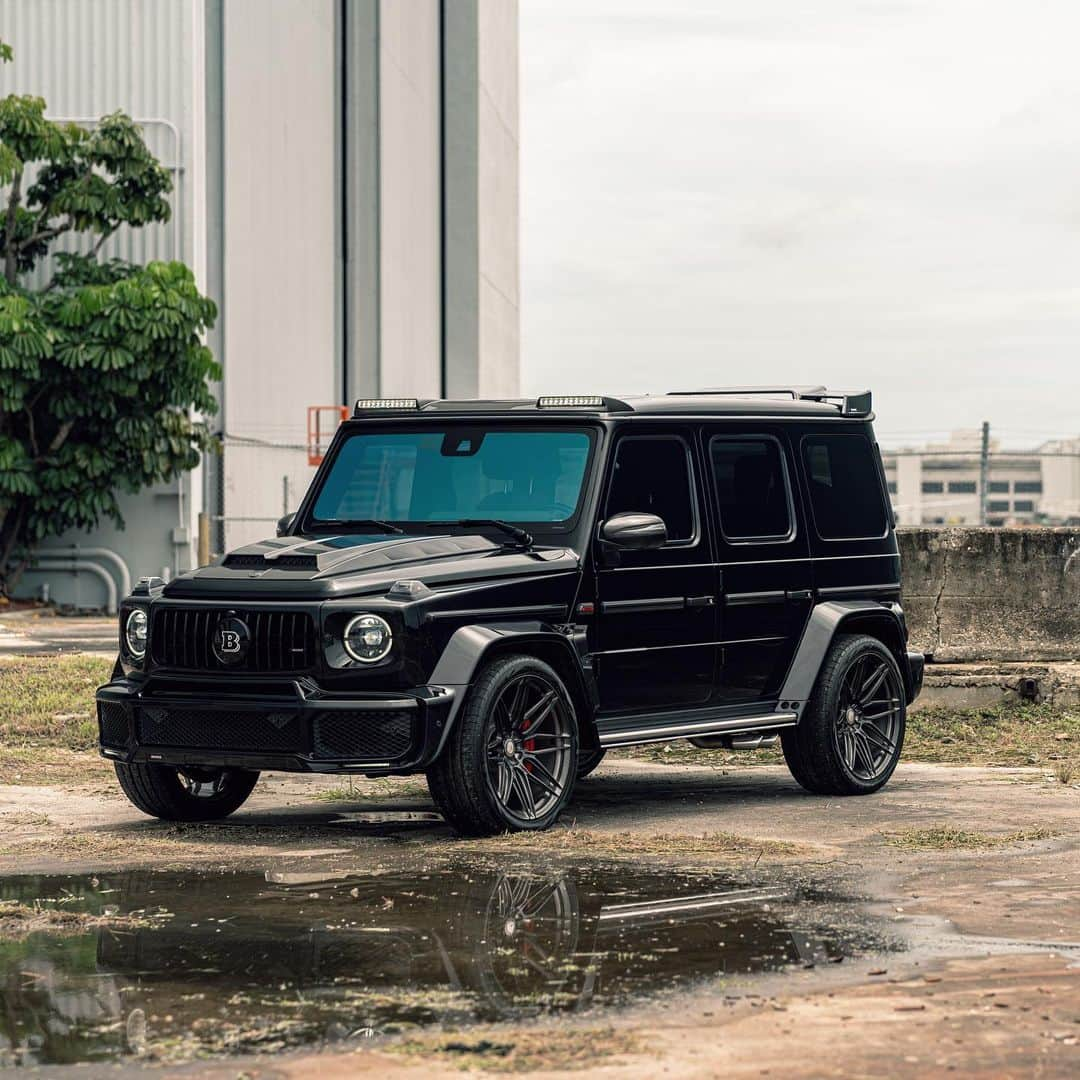 CarsWithoutLimitsさんのインスタグラム写真 - (CarsWithoutLimitsInstagram)「A little Post Quarantine Action from The Boys in the 305. Fully built Mercedes G63 Widestar by Brabus. Built by @mccustomsmiami @miami_chassis  #mercedesbenz #g63 #amg #brabus #widestar #mc #mccustoms #mccustomsmiami #miami #305 #carswithoutlimits」8月3日 1時18分 - carswithoutlimits