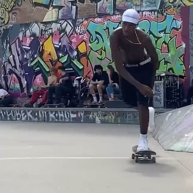 スラッシャーのインスタグラム：「💥 @mrstealyourboard 💥」