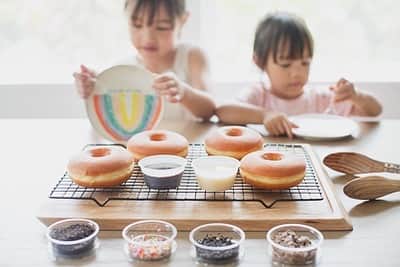 Zippy's Restaurantsのインスタグラム：「Our Donut Kit is a fun and creative activity instead of putting a screen in front of their face. Select ASAP pickup on our mobile app or Zippys.com when ordering the Donut Kit.」