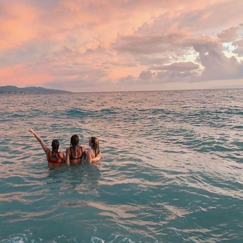ブルーライフのインスタグラム：「weekends are for adventures ⚡️who do you want to adventure with? #shopplanetblue」