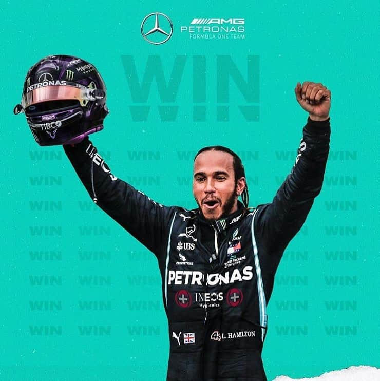 Mercedes AMGさんのインスタグラム写真 - (Mercedes AMGInstagram)「What an incredible ending to the #BritishGP! 🏁 Congrats @lewishamilton and team @mercedesamgf1! 🏆」8月3日 2時30分 - mercedesamg