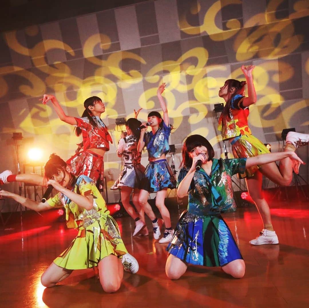 古川未鈴のインスタグラム：「儀式が始まる！  #dempagumi  #live #でんぱ組」