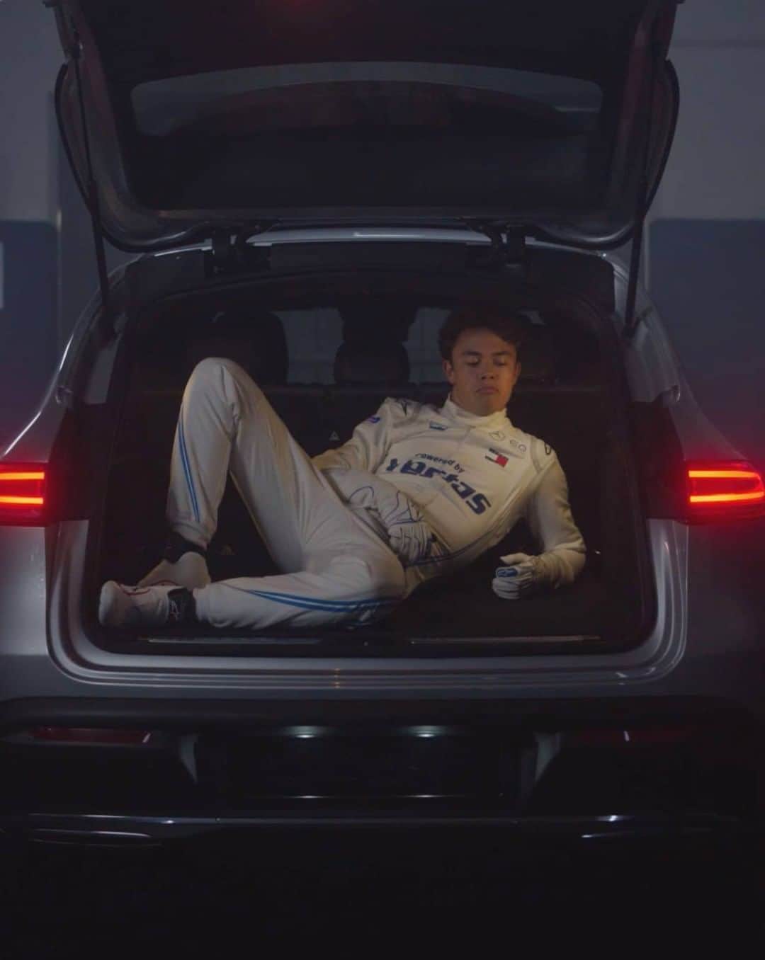 のインスタグラム：「A car, just as individual as its drivers. Discover the future of driving. Just like Mercedes-Benz EQ Formula E driver Nyck de Vries.   #switchtoEQ #MercedesBenz #EnjoyElectric」