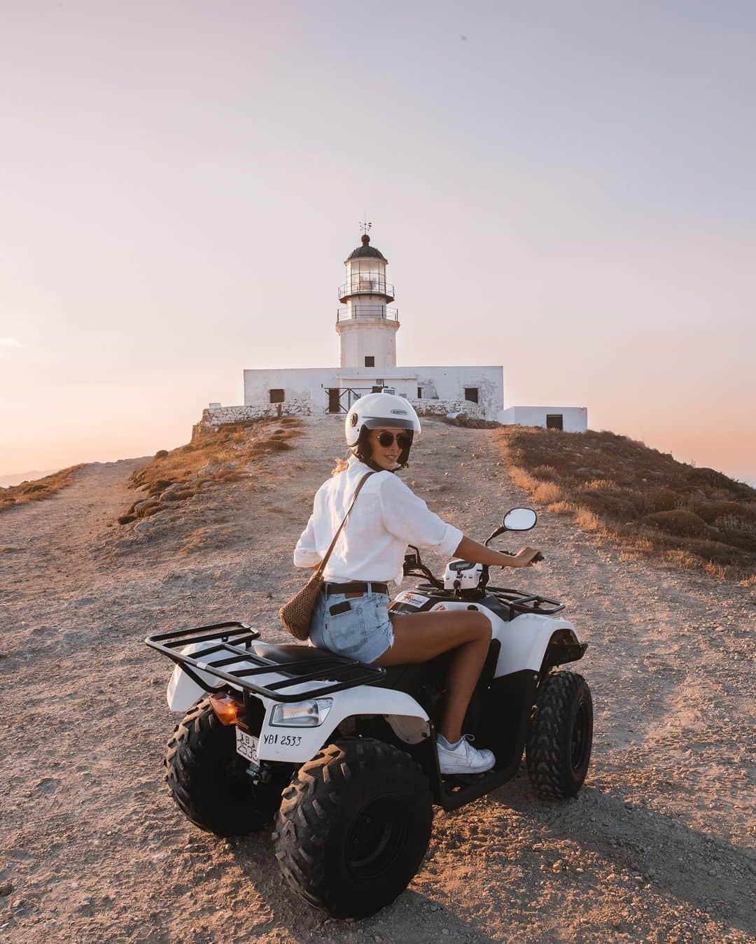Zanna Van Dijkさんのインスタグラム写真 - (Zanna Van DijkInstagram)「📍Armenistis Lighthouse, Mykonos 🇬🇷 Mykonos is a teeny island and one of the most popular ways to travel between it’s gorgeous white washed villages and sandy beaches is on a quad bike! Have you ever driven one? They’re so fun! And the perfect nippy set of wheels to find a dreamy sunset spot, like this one 👆🏼😻🌅❤️ Photo: @chrispriestley__ 📸 #Mykonos #discovergreece #travelblogger #mykonosgreece #mykonosisland #mykonostown #mykonossunset #greeksunset #goldenhour」8月3日 3時36分 - zannavandijk