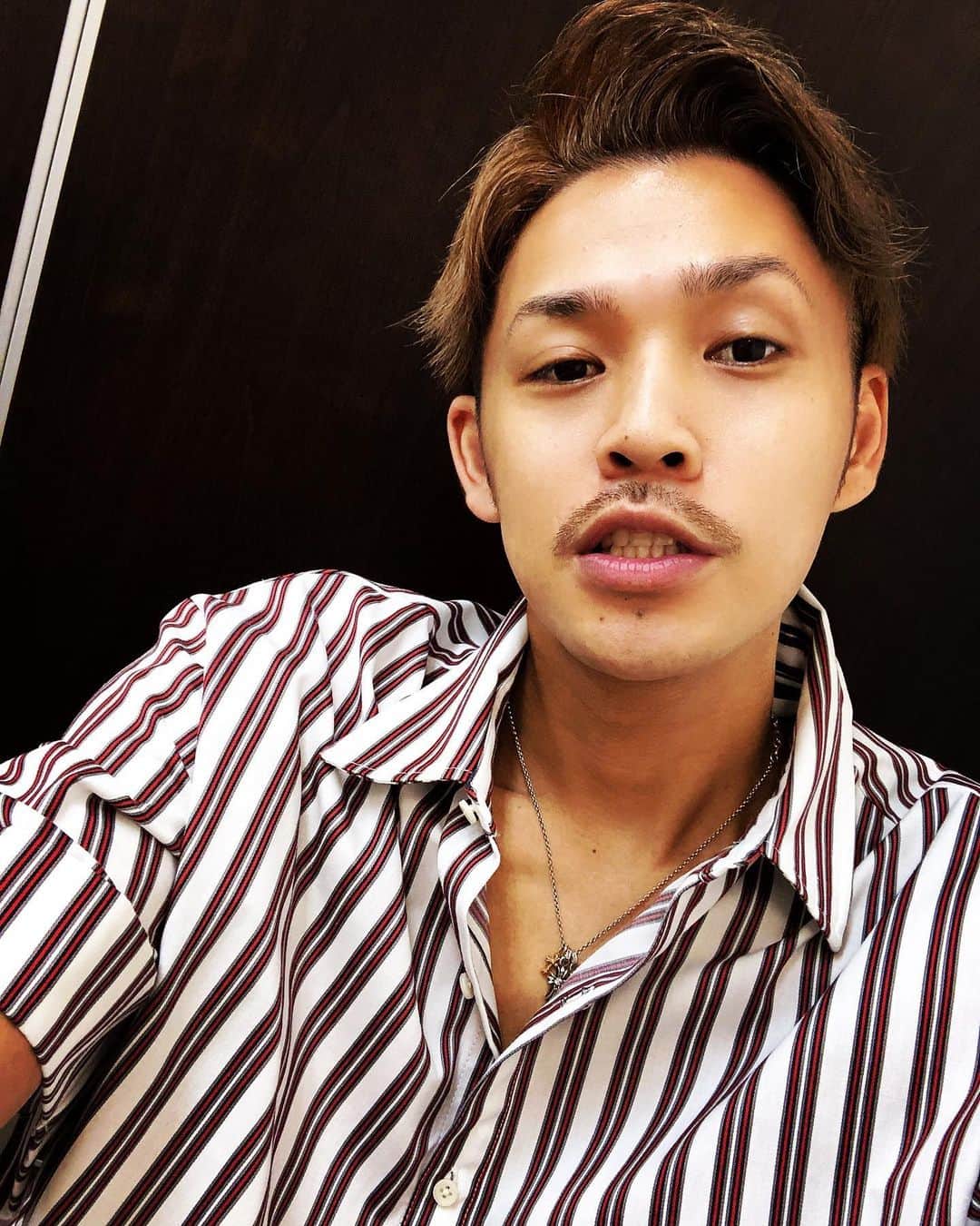 コウキのインスタグラム：「いよいよ始まったイチナナLIVE配信BIGイベント🔥1位獲る　　 　 #イチナナ　 #ライブ配信　 #髪染めました　 hairアレンジ→　@nori_haircreater  #日本一への道　 #とうとうきたなこの時が　 #笑われていこうや　 #最後に勝ったやつが勝ち　 #林さんいつも事務所ありがとうございます  #さて寝よう　 #寝れんけど　 #🔥🔥🔥」