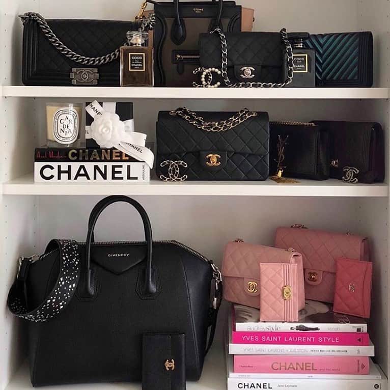 GILTのインスタグラム：「If walls could talk they’d say, “Nice bags.” Photo by: @missyanacherie.」