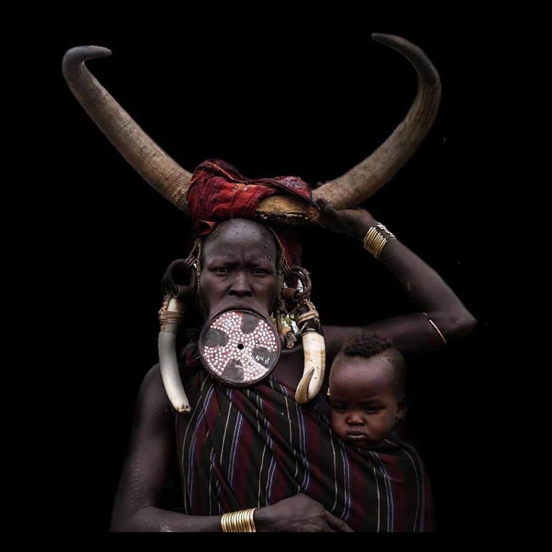 エブロ・ダーデンさんのインスタグラム写真 - (エブロ・ダーデンInstagram)「The great Dinka & Nuer of South Sudan & Ethiopia... never let them tell you African tribes and this imagery is “the Devil” or “Illuminati” ... This is from before any of the Great Books.」8月3日 3時59分 - oldmanebro