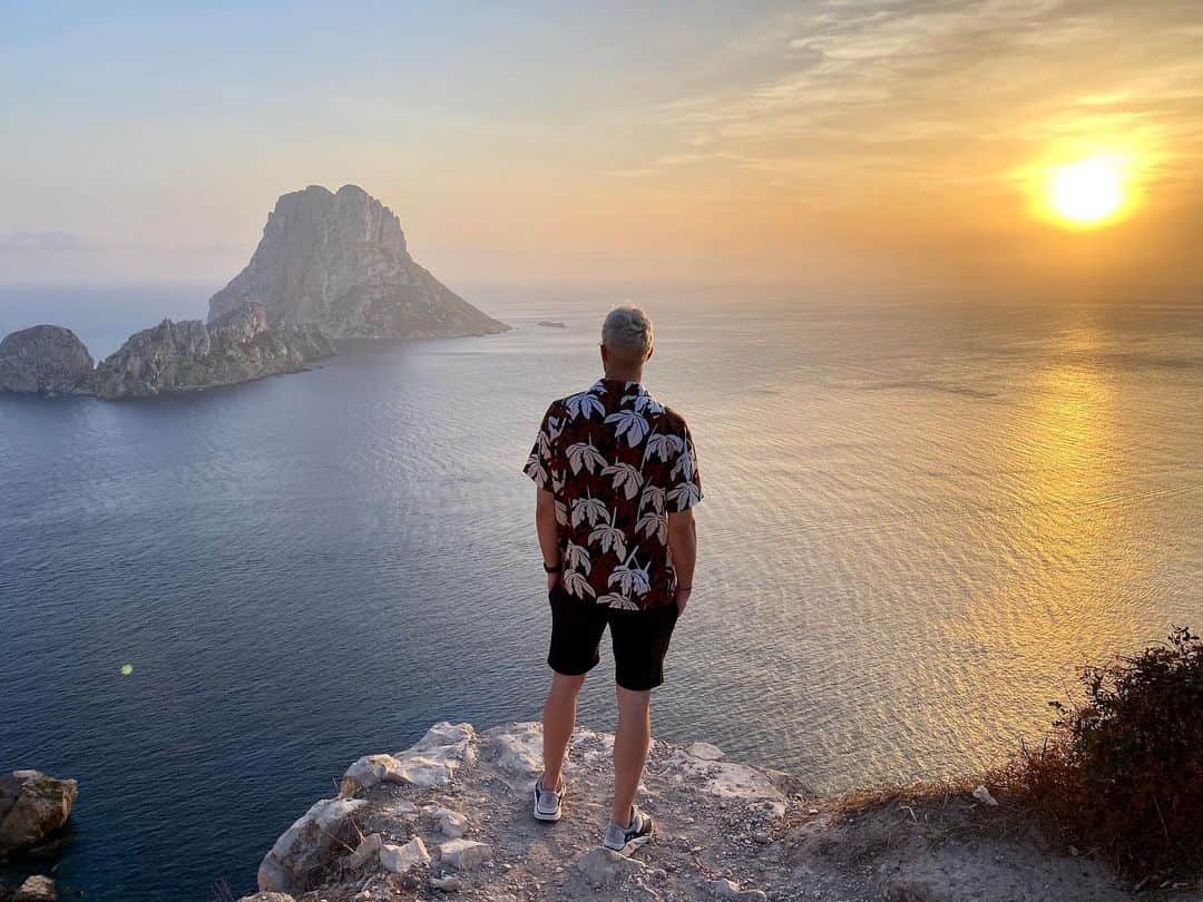 ヘスス・フェルナンデス・コラードのインスタグラム：「FREEDOM 🌅 🙏🏼 🌅」