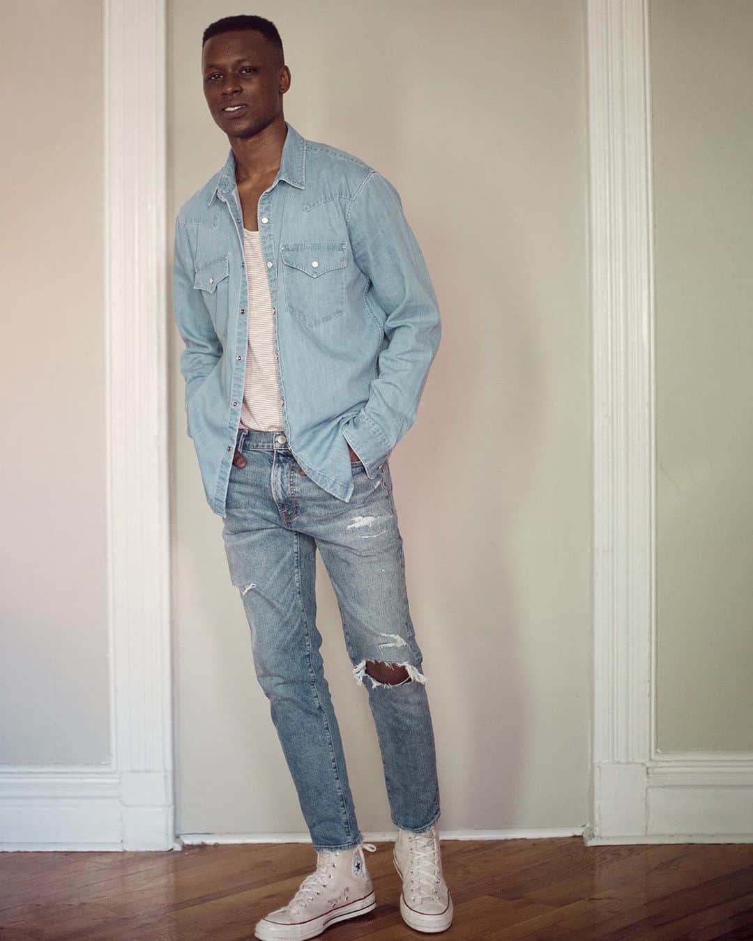 Abercrombie & Fitchさんのインスタグラム写真 - (Abercrombie & FitchInstagram)「Our skinny taper jean is fitted from top to bottom with a 2” shorter inseam to give your shoes the floor. #abercrombiemens」8月3日 4時03分 - abercrombie