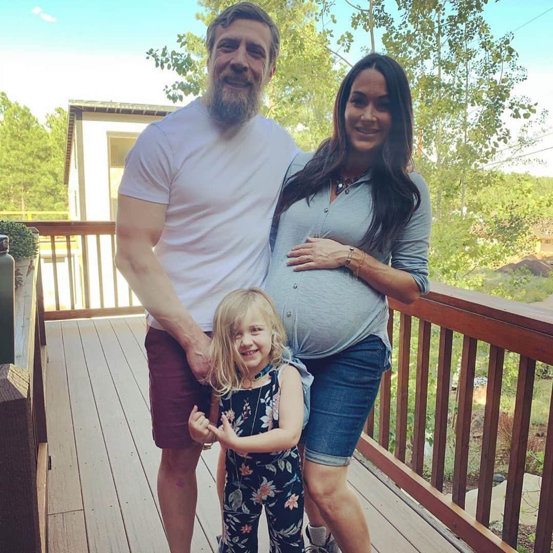 E! Onlineさんのインスタグラム写真 - (E! OnlineInstagram)「Birdie just became a big sister! That's right, Brie Bella and her hubby Bryan just welcomed their baby and everything we know is at the link in our bio. 💙(📷: Instagram)」8月3日 4時05分 - enews