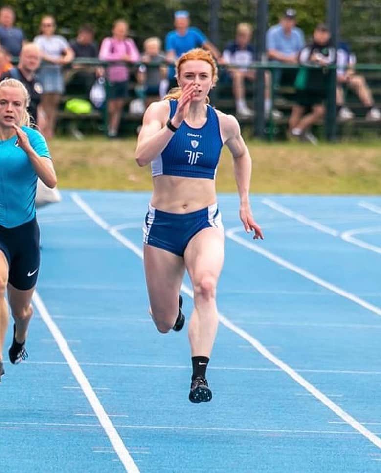 マチルドU・クラマーのインスタグラム：「Work in progress!🥇 and 23.70 (w) on todays 200m 🙏🏻 📸 @jesperbundgaard2601」