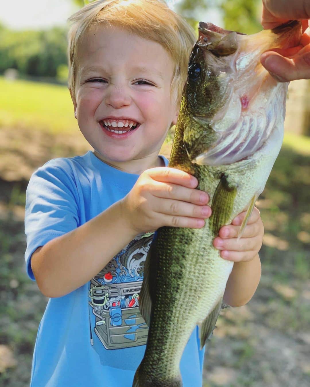カーリー・パターソンのインスタグラム：「Graham’s big catch today😍🎣」