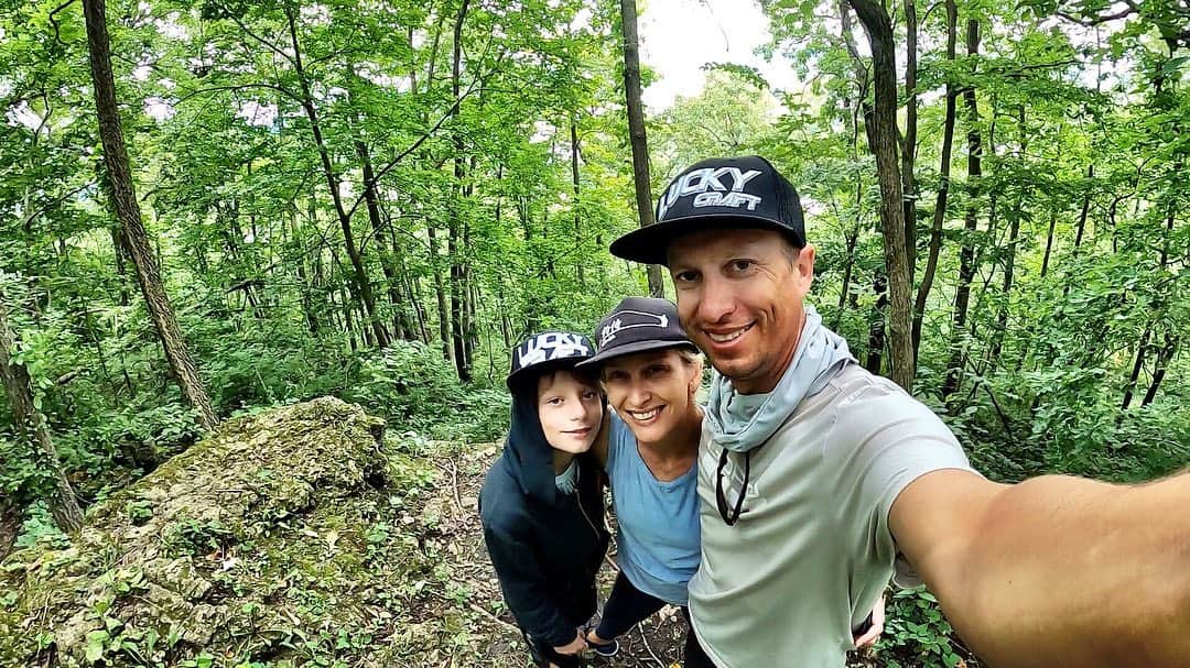 Brent Ehrlerさんのインスタグラム写真 - (Brent EhrlerInstagram)「Got to spend some time with the family. Perfect timing with the @GoPro #goproliveit weekend. Hiking, kickball and running from mosquitoes. @kelleyehrler」8月3日 5時34分 - brentehrlerfishing