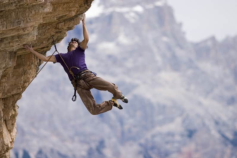 キリアン・フィッシュフーバーのインスタグラム：「I first climbed in the Dolomites in 2006 (📷 #reinifichtinger). It’s perfect climbing for warm summers, has more rocks, towers and routes I could possibly ever dream of climbing and it’s just a two hours drive from Innsbruck. I just promised myself to come here more often. This weeked was a start...;-) @chillaz_international @team_edelrid」