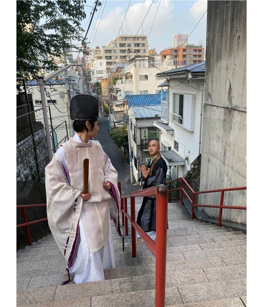 9GAGさんのインスタグラム写真 - (9GAGInstagram)「Kimi no religion wa?⠀ 📸 @yotsuya_vowzbar⠀ -⠀ #monk #9gag #yourname #kiminonawa #Shinto #坊主バー #神主」8月3日 6時02分 - 9gag