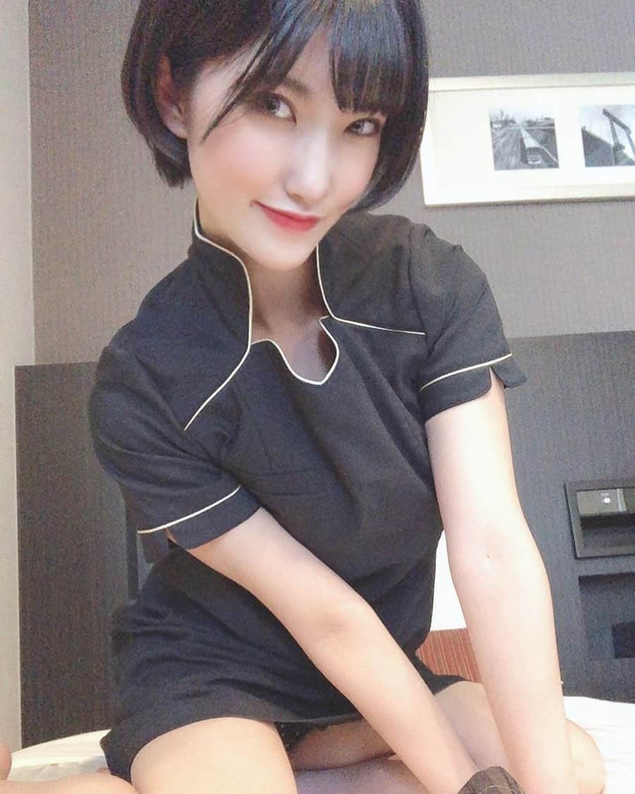 東条蒼のインスタグラム：「＊ ・ ・ ・ マッサージはまだまだ勉強中…。 ・ ・ あなたの身体で練習させてください❤️ ・ ・ ・ だめですか？ ・ ・ ・ ・  ・ #東条蒼 #クルーズグループ #セクシー女優 #av女優 #メガネ女子 #黒髪 #ショートヘア #あおたん　#teamメレンゲ #followｍe #following #japan #girl #photooftheday #tagsforlikes #instalike  #台湾 #香港 #粉我 #拍照 #照片 #人像攝影」