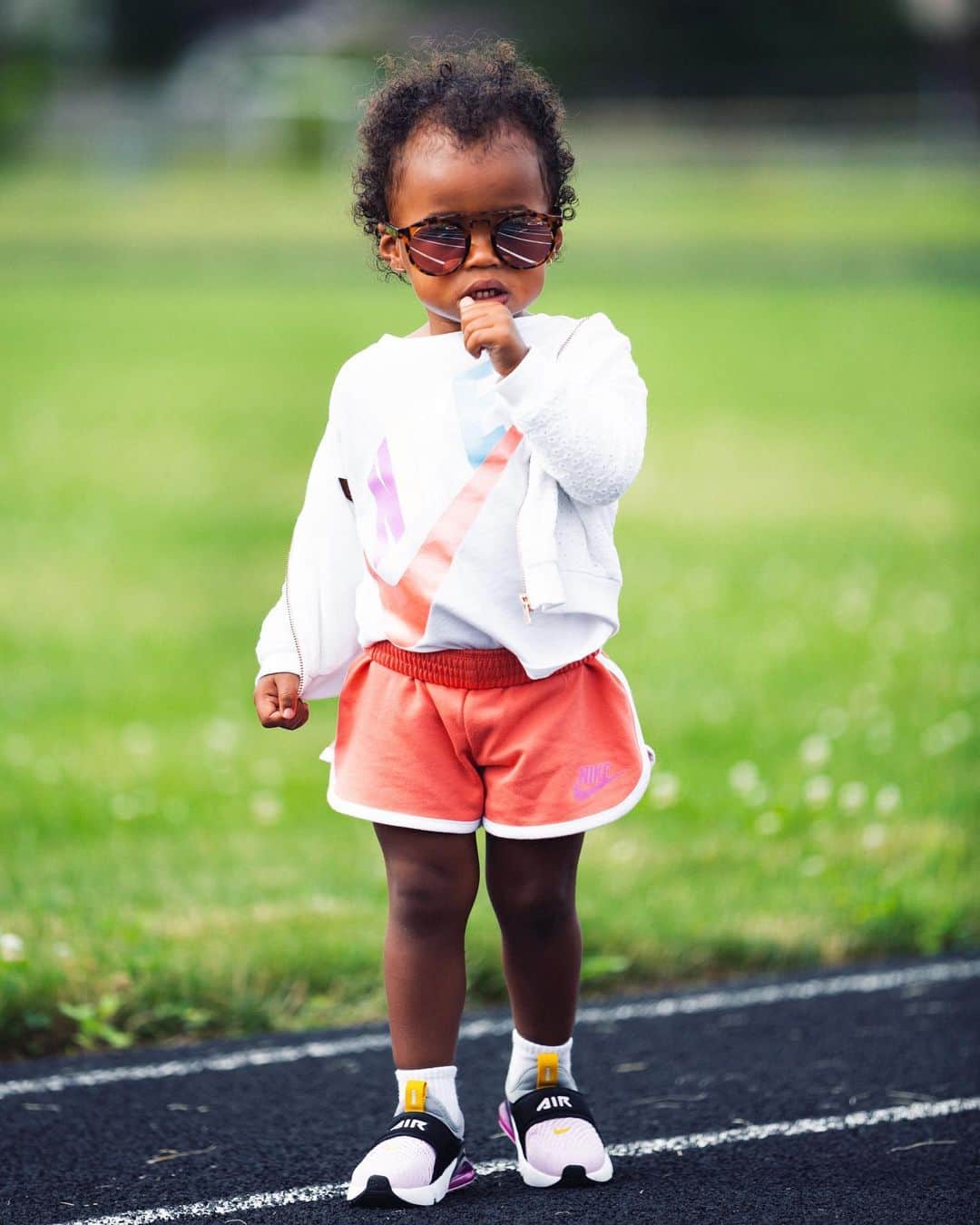 メリッサ・ビショップのインスタグラム：「‘Cuz we still get one more day of holidays. Long weekend vibes for this babe.  ⠀⠀⠀⠀⠀⠀⠀⠀⠀⠀⠀⠀ #augustlongweekend #nike #girlmom #wheresthebeach ⠀⠀⠀⠀⠀⠀⠀⠀⠀⠀⠀⠀ 📸 @milossavicvisuals」