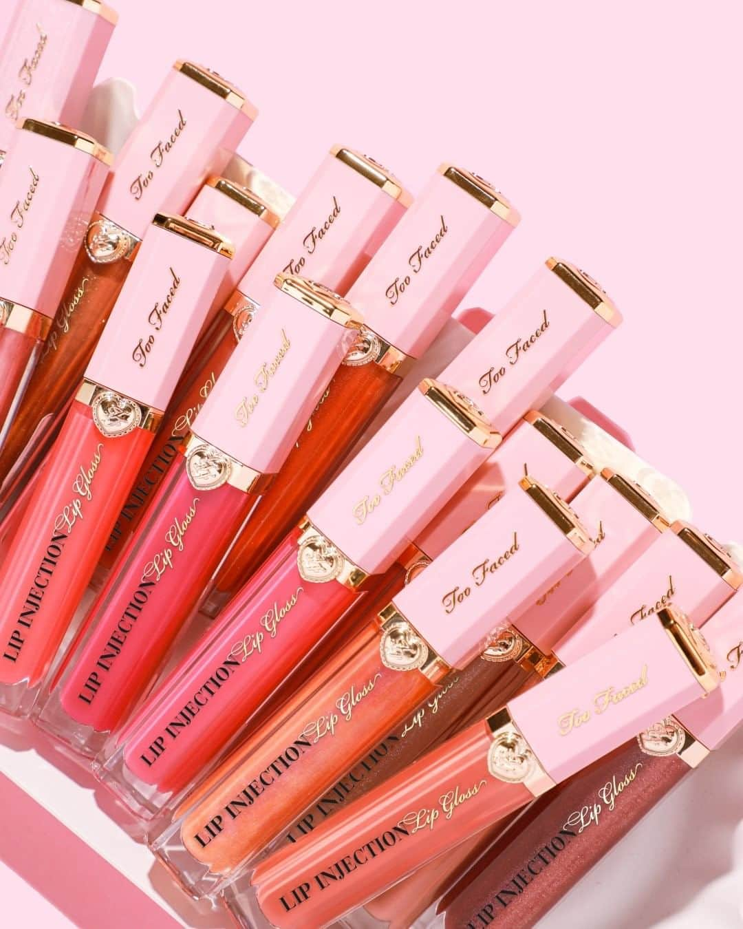 Too Facedさんのインスタグラム写真 - (Too FacedInstagram)「Plump your lips with juicy color 💖 Our NEW Lip Injection Lip Gloss is available in 16 high-shine creamy & shimmer finishes! #toofacedlipinjection #toofaced」8月3日 7時00分 - toofaced