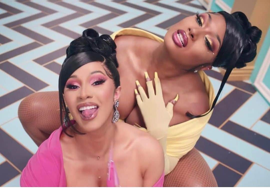ASCAPさんのインスタグラム写真 - (ASCAPInstagram)「#WAP debuts at #1 on the #Billboard #Hot100 👑 Congrats to #ASCAP member @iamcardib & her collaborator #MeganTheeStallion!」8月18日 2時54分 - ascap