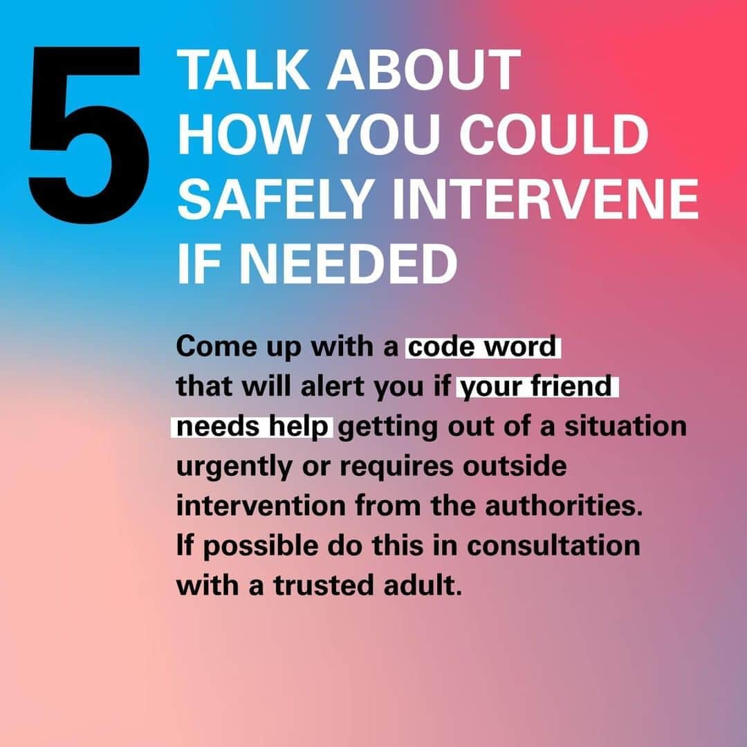 unicefさんのインスタグラム写真 - (unicefInstagram)「School closures and lockdowns to slow the spread of #COVID19 have left many young people isolated from their support systems. ⁣ ⁣ If you are worried that your friend might be in an unsafe situation, swipe across for 6 tips on how you can safely support them 👉⁣」8月18日 1時30分 - unicef