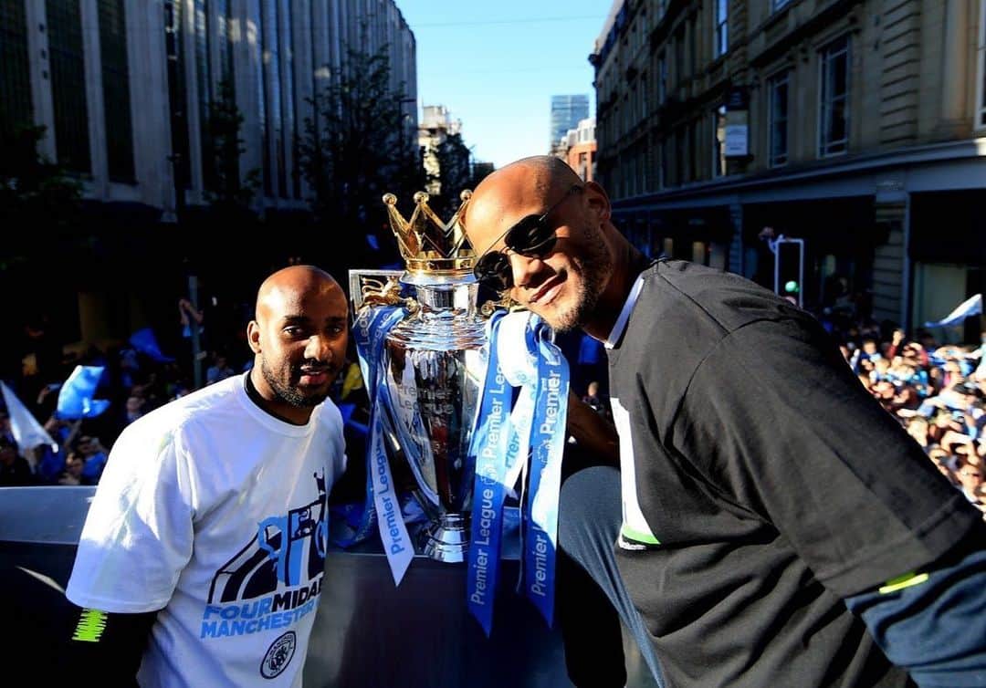 ファビアン・デルフのインスタグラム：「One of the best to ever do it. Happy retirement skip @vincentkompany #Wolverine」