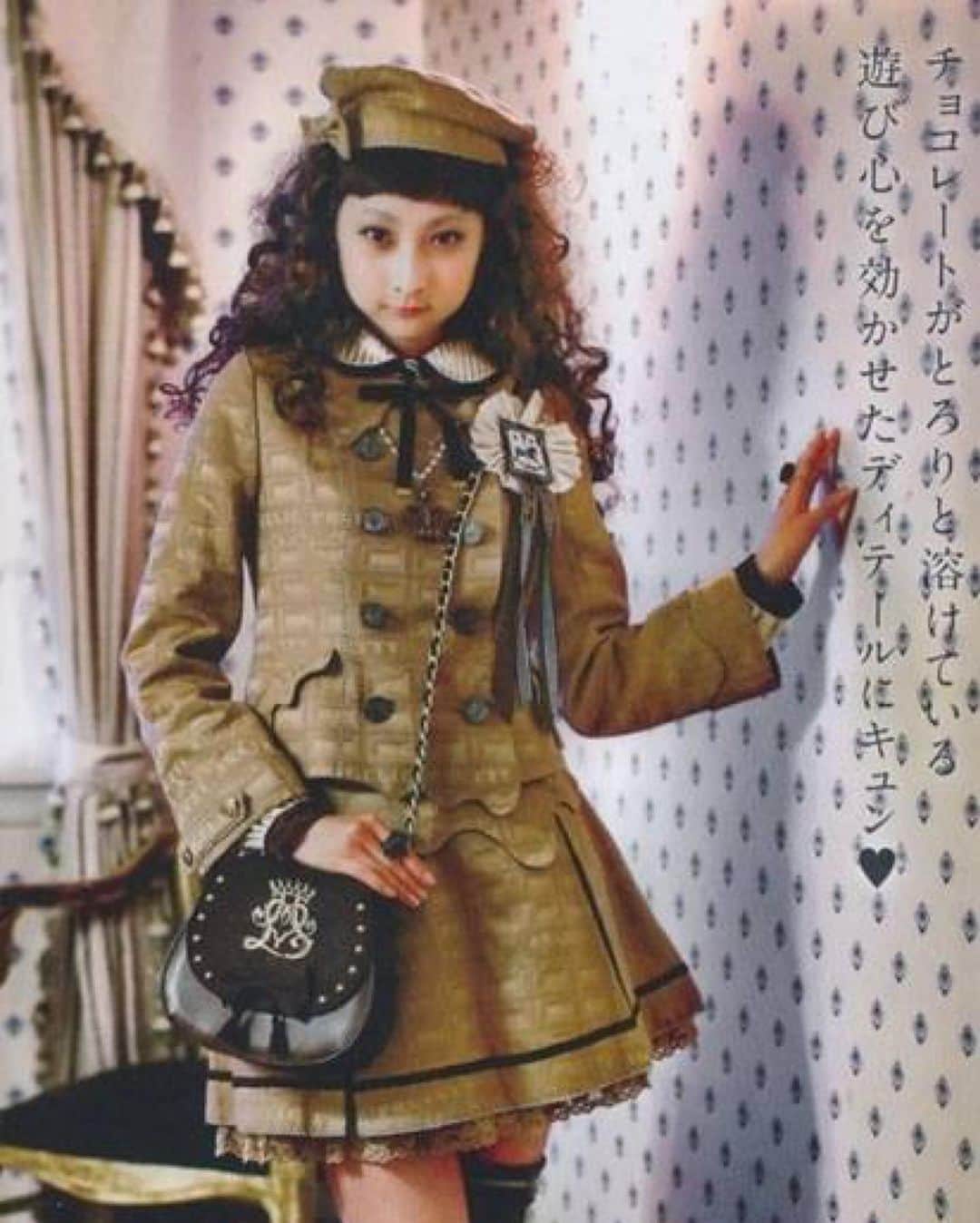 RinRinさんのインスタグラム写真 - (RinRinInstagram)「Throwback 7 years😱 7年前 👼🏻ばぶ🥺顔が😂 I had such a baby face back then🥺😂 . 『Gothic & Lolita Bible Magazine』wearing Angelic Pretty (2013)  . My friend @lumpyplum just suddenly sent me these scans! So nostalgic✨!  友達の @lumpyplum からいきなり送られてきたーこれ懐かしいな✨！ . . #rinrindoll #rinrinlolita #rinrinmodel #angelicpretty #gothiclolitamagazine #lolitafashion #harajuku #tokyo #japan #harajukufashion #tokyofashion #japanesefashion #fallootd #chocolateootd #ロリータ #ゴシックロリータ #ゴシックロリータバイブル #原宿 #東京 #秋コーデ #チョココーデ」8月18日 2時17分 - rinrindoll