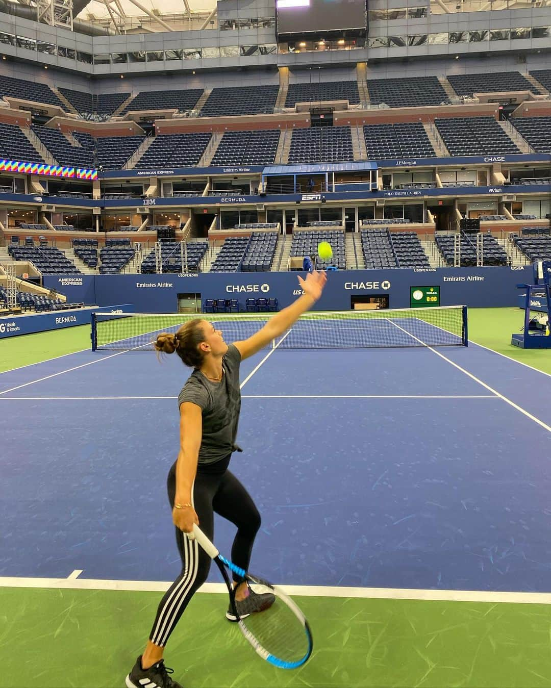 マリア・サッカリさんのインスタグラム写真 - (マリア・サッカリInstagram)「Feels so good to be back in NYC and thank you to everyone who helped make these events possible 💙🗽」8月18日 2時12分 - mariasakkari