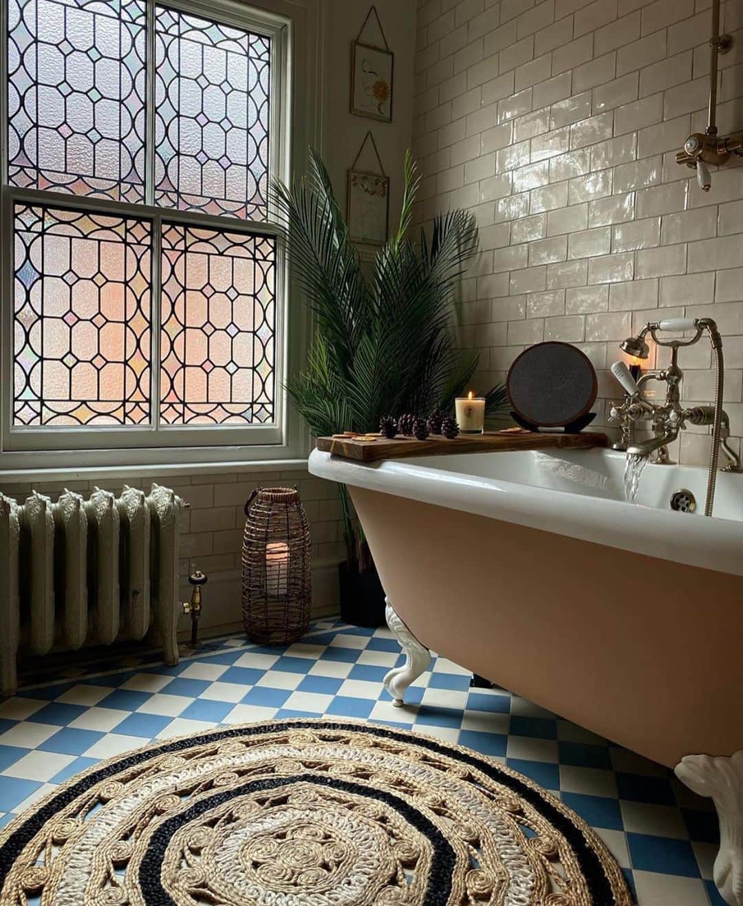 My Interiorさんのインスタグラム写真 - (My InteriorInstagram)「The sea blue color touch of the mediterranean in this lovely 😊 bathroom by @making_mulgrove_magical」8月17日 17時59分 - myinterior