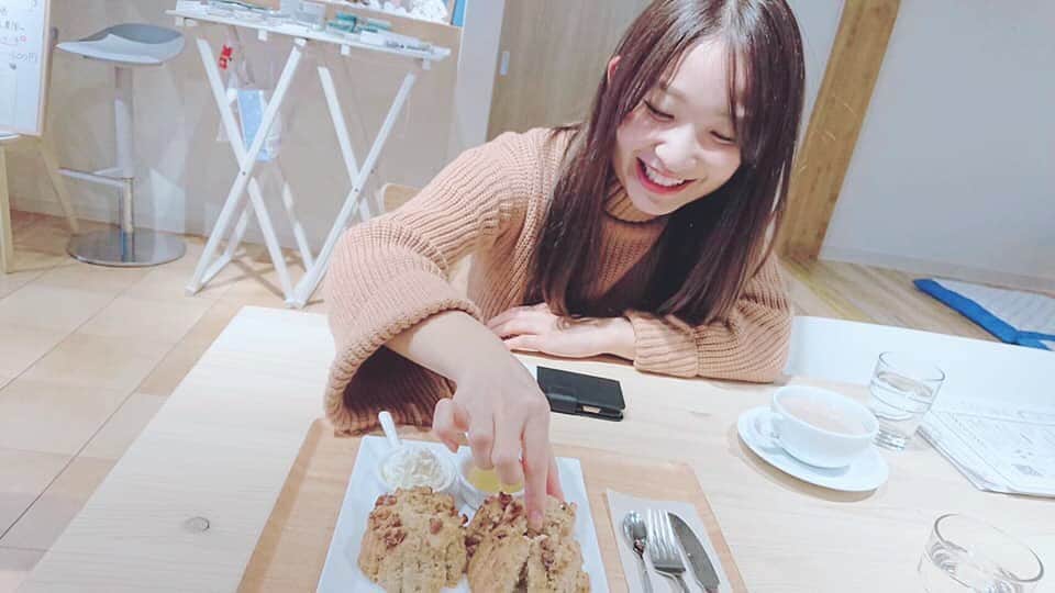 のインスタグラム：「SNSやLINEのお返事が遅いで有名な斉藤です😂それでもTwitterやインスタ、Facebookのコメントをくださる方に本当に感謝。いつもありがとうございます。」