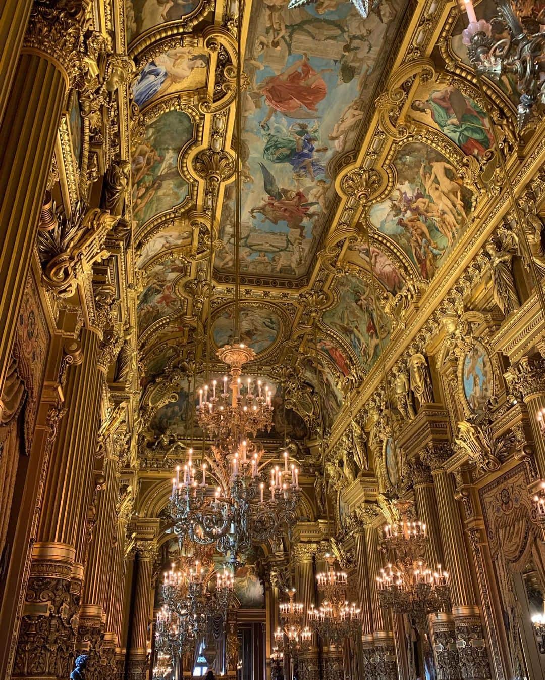 中山琴葉さんのインスタグラム写真 - (中山琴葉Instagram)「﻿ ﻿ France🇫🇷 ﻿ ﻿ ﻿ オペラガルニエ✨﻿ ﻿ ﻿ オペラは見れなかったですが、﻿ 室内を見学だけでもできるのでオススメです！﻿ ﻿ ﻿ 煌びやかすぎて言葉も出ないくらい綺麗でした💕﻿ ﻿ ﻿ お姫様になった気分になれました♡オホホホホ﻿ ﻿ フランスにきたら絶対に行って欲しい場所です！﻿ お時間があればオペラも是非見て欲しいです🥰﻿ ﻿ ﻿ ﻿ ﻿ ﻿ #France#オペラガルニエ#オペラ#Paris#ヨーロッパ旅行#写真好きと繋がりたい#旅行好きと繋がりたい#写真映え」8月17日 18時02分 - kotoha_nakayama