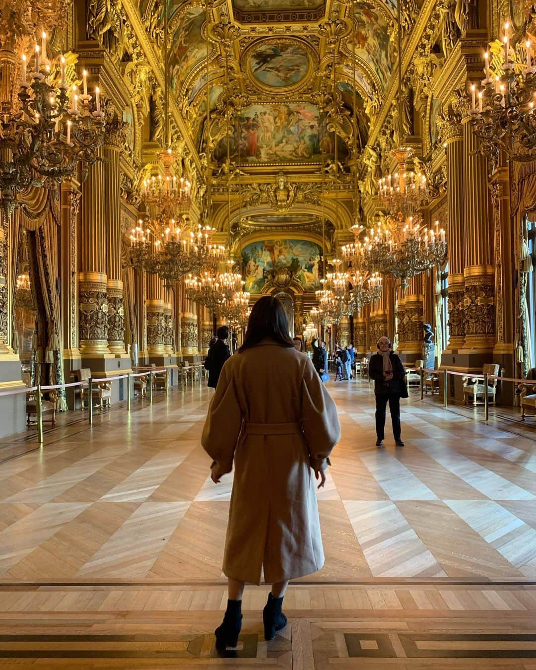 中山琴葉のインスタグラム：「﻿ ﻿ France🇫🇷 ﻿ ﻿ ﻿ オペラガルニエ✨﻿ ﻿ ﻿ オペラは見れなかったですが、﻿ 室内を見学だけでもできるのでオススメです！﻿ ﻿ ﻿ 煌びやかすぎて言葉も出ないくらい綺麗でした💕﻿ ﻿ ﻿ お姫様になった気分になれました♡オホホホホ﻿ ﻿ フランスにきたら絶対に行って欲しい場所です！﻿ お時間があればオペラも是非見て欲しいです🥰﻿ ﻿ ﻿ ﻿ ﻿ ﻿ #France#オペラガルニエ#オペラ#Paris#ヨーロッパ旅行#写真好きと繋がりたい#旅行好きと繋がりたい#写真映え」