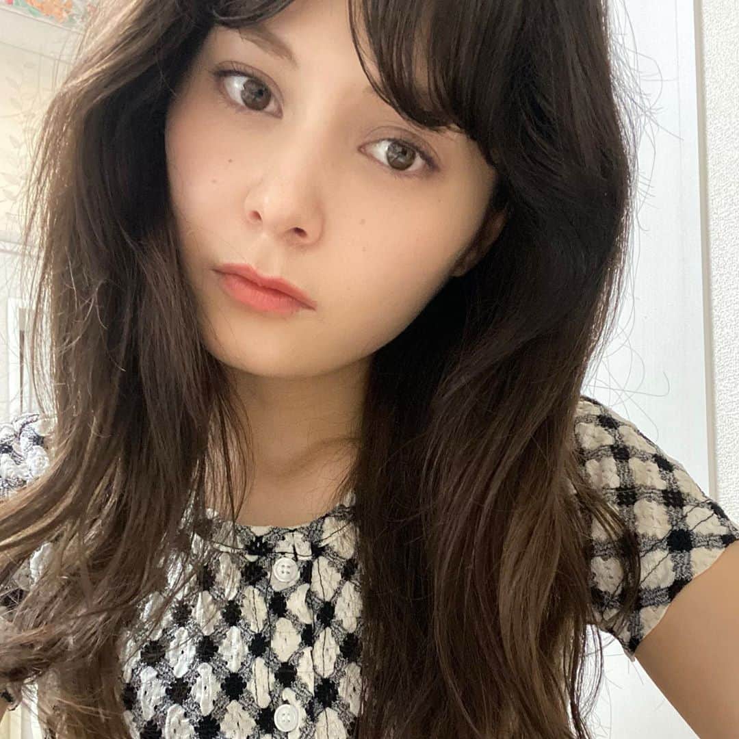 エイミーのインスタグラム：「@ettusaisjp autumn collectionでワントーンメイク。エテュセのマスカラシリーズ大好き。﻿ ﻿ ﻿ ﻿ 使用したのは、﻿ EYE EDITION COLOR PALETTE 04﻿ EYE EDITION MASCARA BASE﻿ EYE EDITION GEL LINER 06﻿ FACE EDITION COLOR STICK 01﻿ LIP EDITION TINT ROUGE 05﻿ ﻿ リップは8/20より、それ以外は9/17より発売開始です💄﻿ ﻿ #エテュセ　#PR  #マスカラベース﻿」